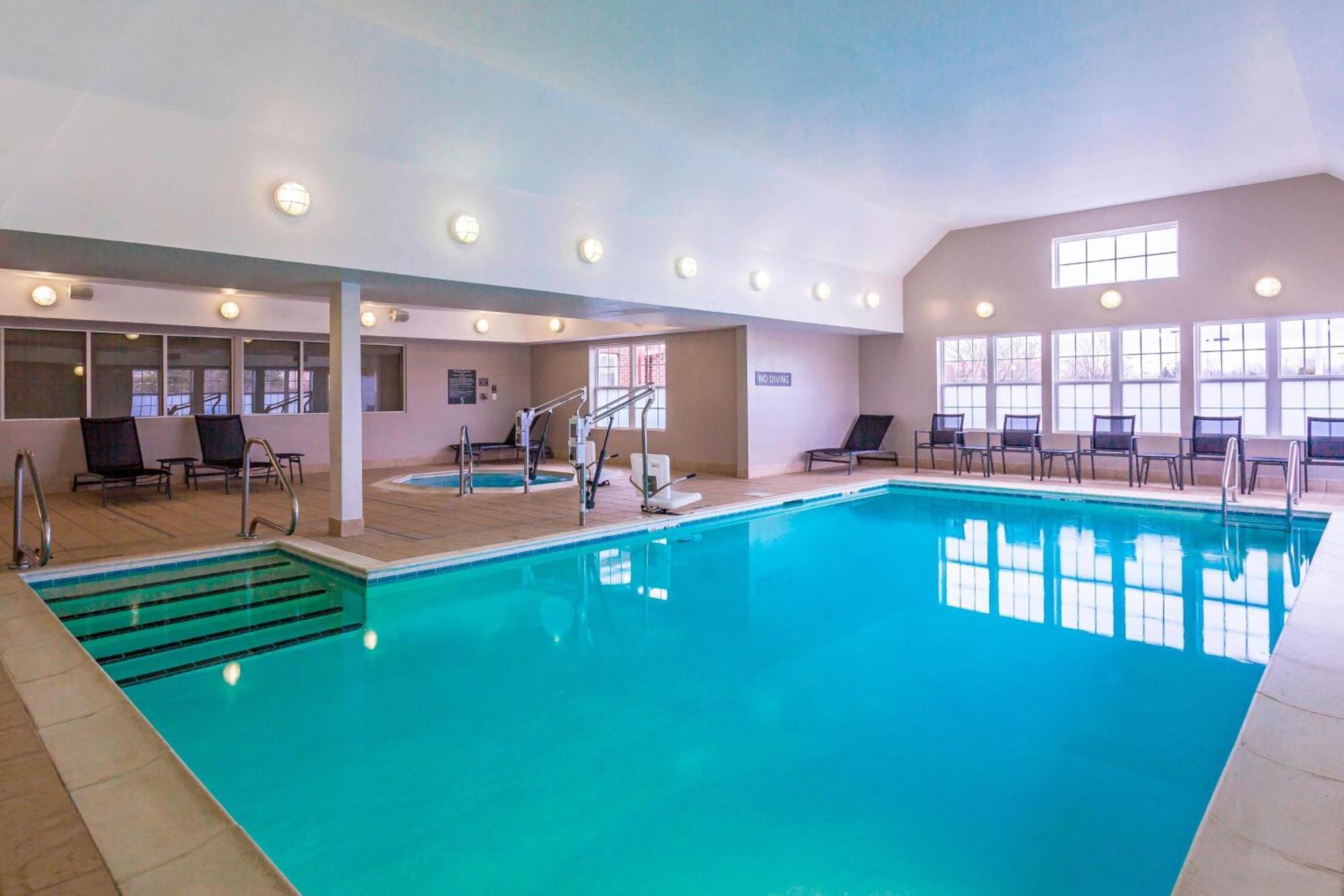 Residence Inn Louisville Northeast Bagian luar foto